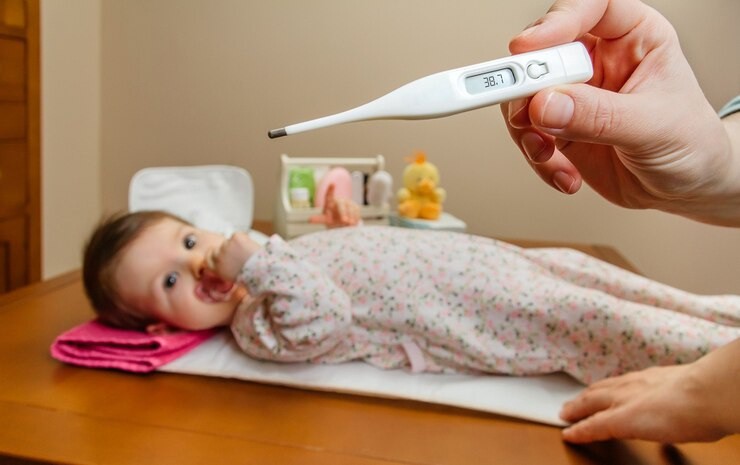 Trẻ sơ sinh bao nhiêu độ được coi là sốt?
