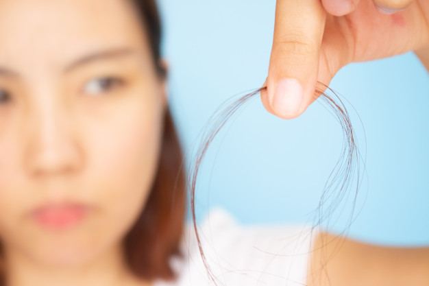 Nguyên nhân rụng tóc sau sinh do rối loạn nội tiết tố Estrogen